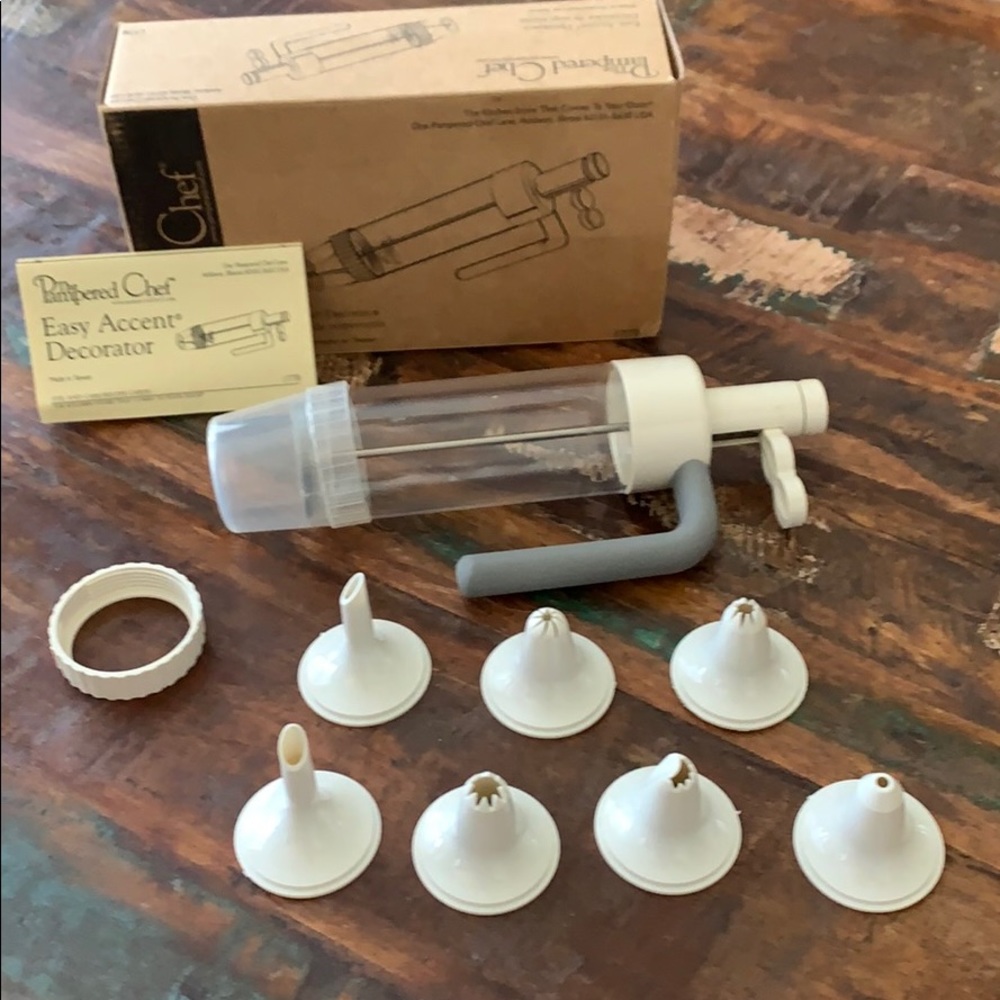 Pampered chef easy accent decorator, 7 tops